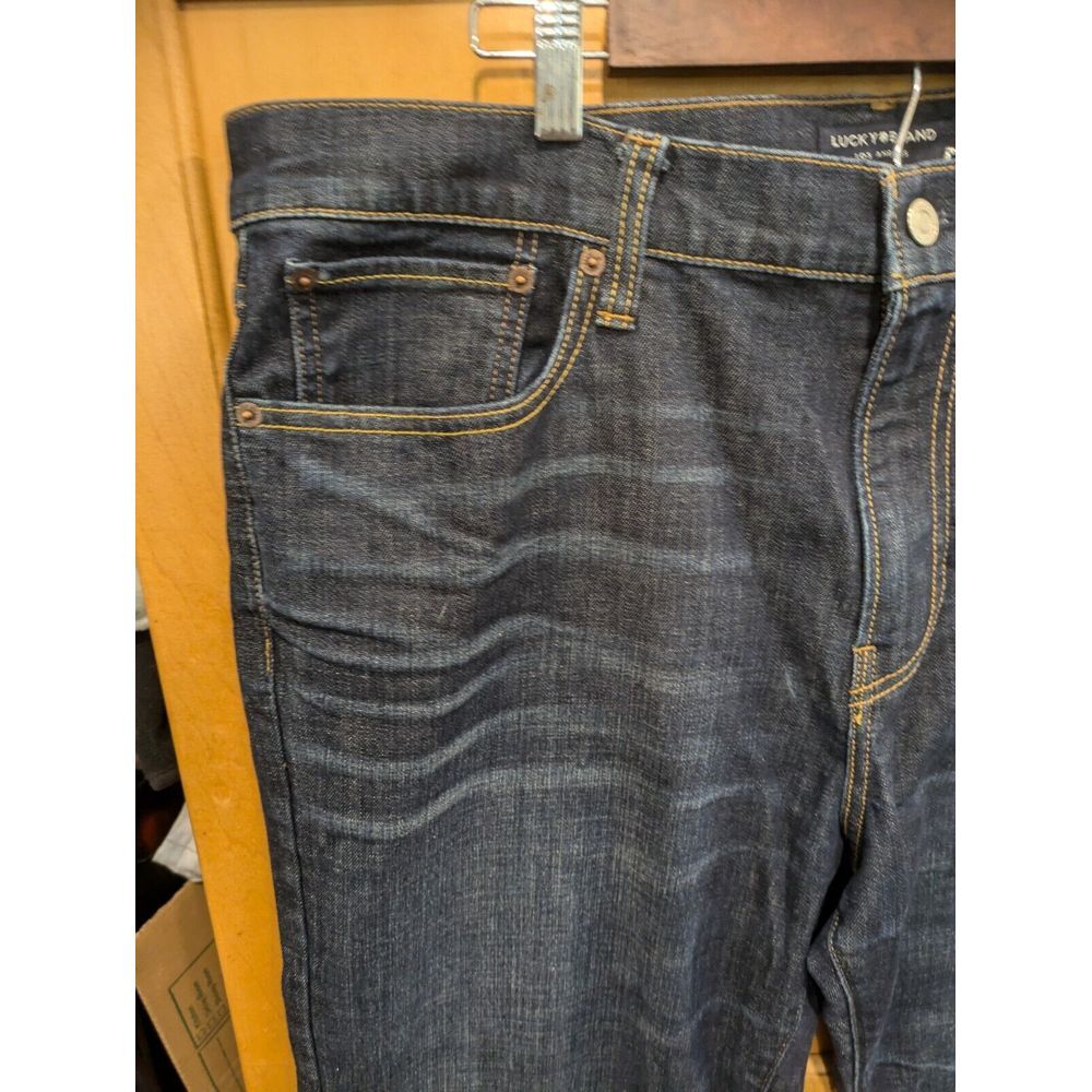 Lucky Brand Jeans Mens 38X32 410‎ Athletic Fit Medium Blue Denim Stretch - Picture 3 of 3